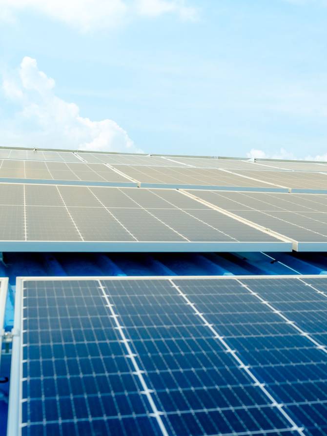 solar-energy-panel-with-a-blue-sky-2025-03-09-15-40-13-utc